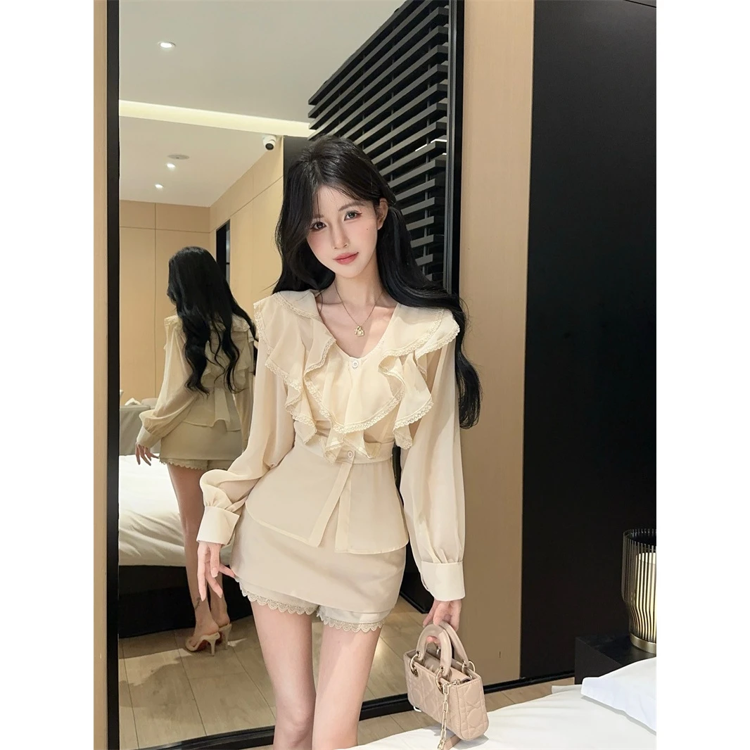 小众设计感V领长袖衬衫女秋冬季新款时尚收腰显瘦荷叶边气质上衣