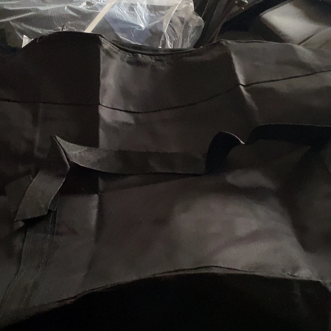 黑色大收纳包一个，