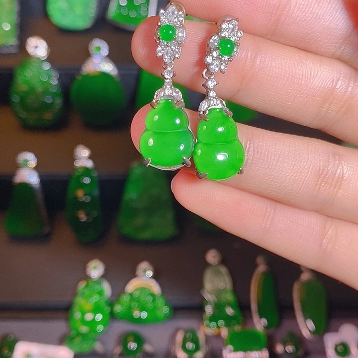 翡翠未镶嵌耳饰uu