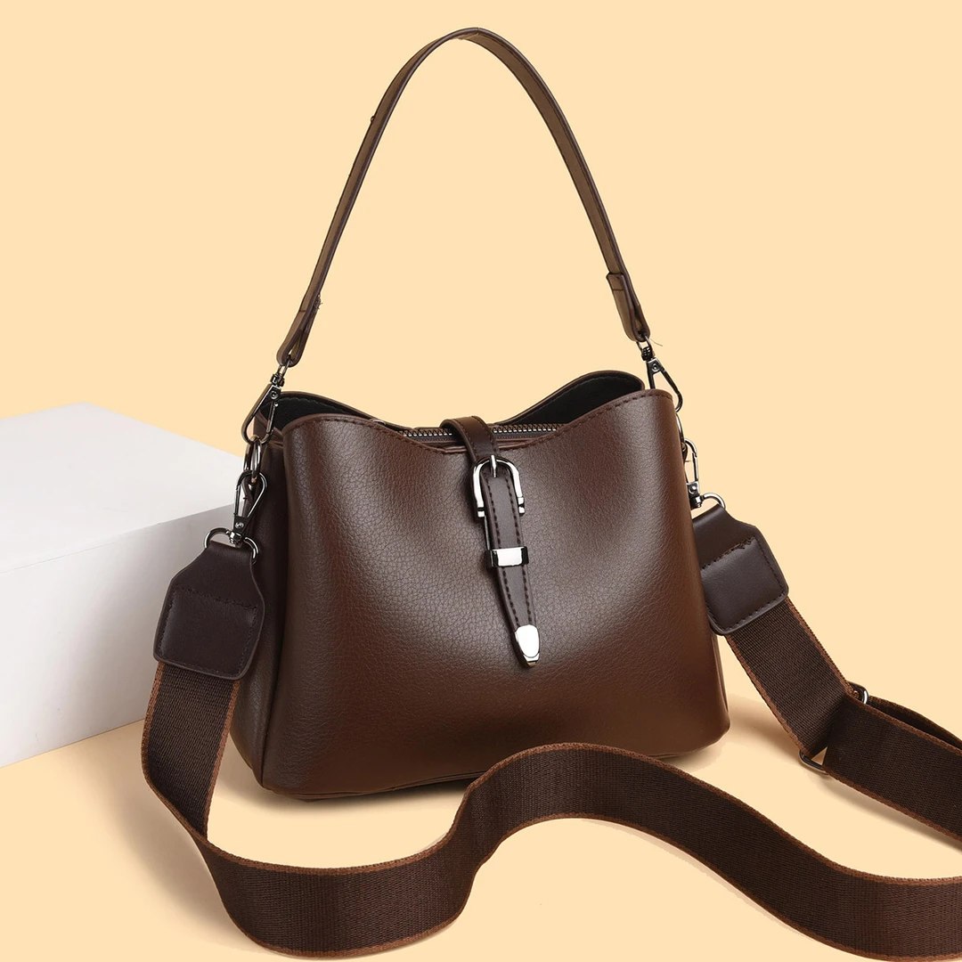 轻奢质感百搭包包女款爆款2025新款休闲大容量时尚简约通勤水桶包