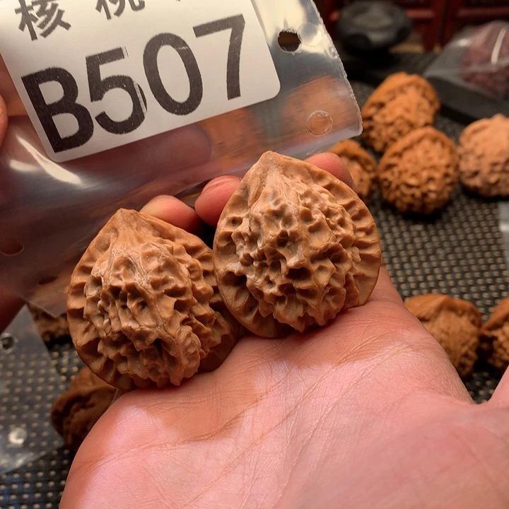 文玩核桃吊坠龙鳞