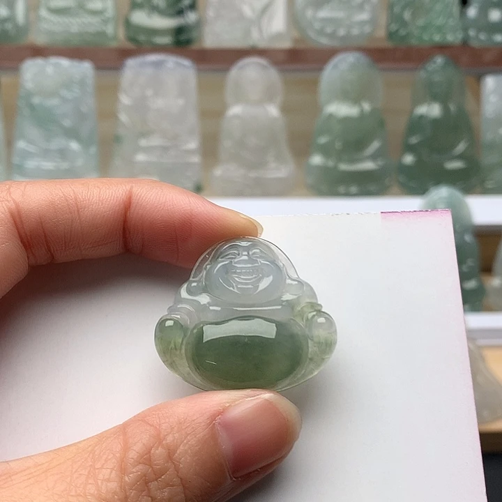 翡翠未镶嵌颈饰佛公