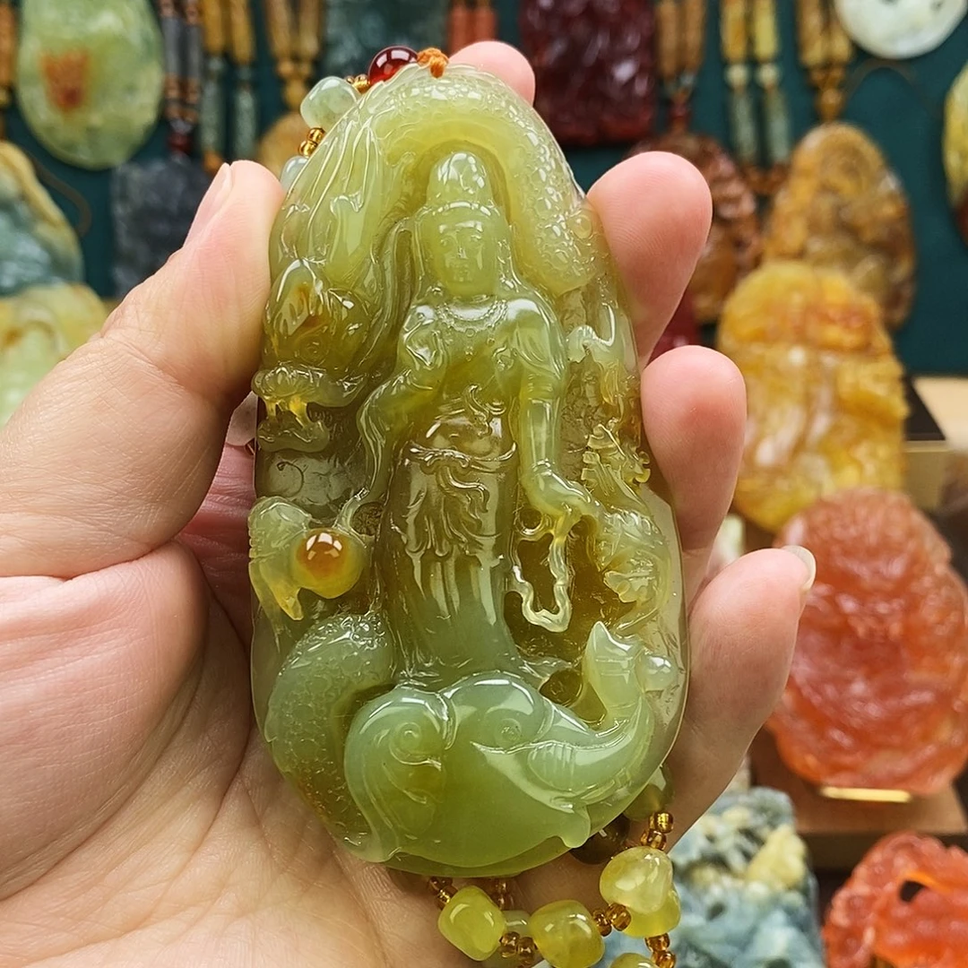 蛇纹石玉未镶嵌颈饰观音