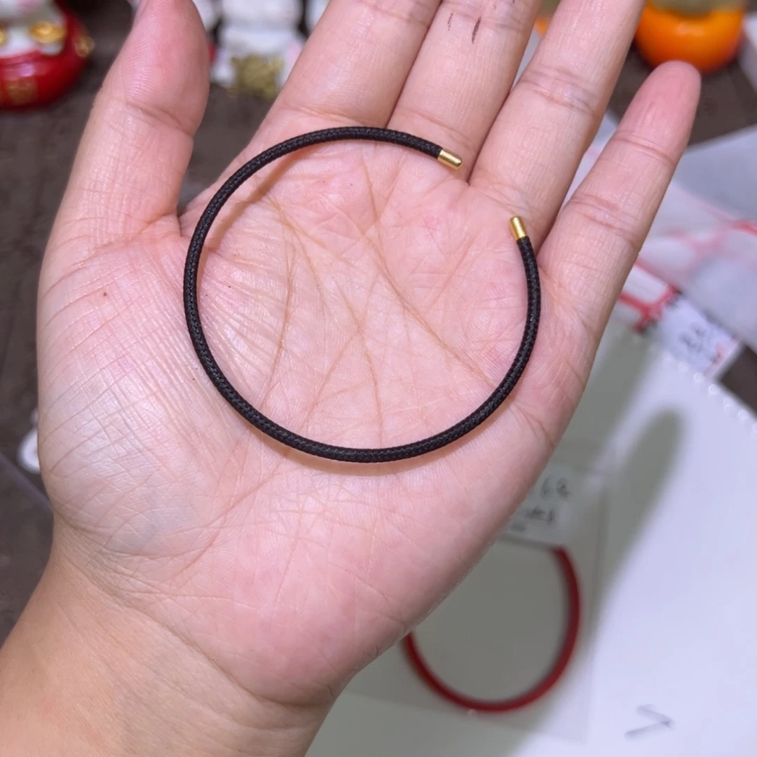 合金细的黑色钢丝手绳