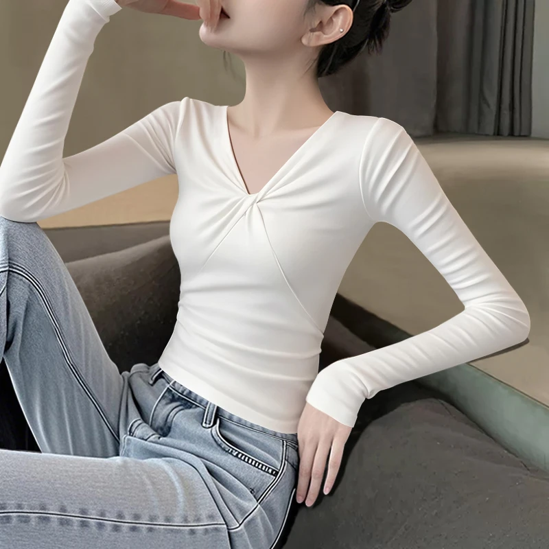 白色V领扭结长袖T恤女秋冬2025新款韩系气质内搭设计感打底衫上衣