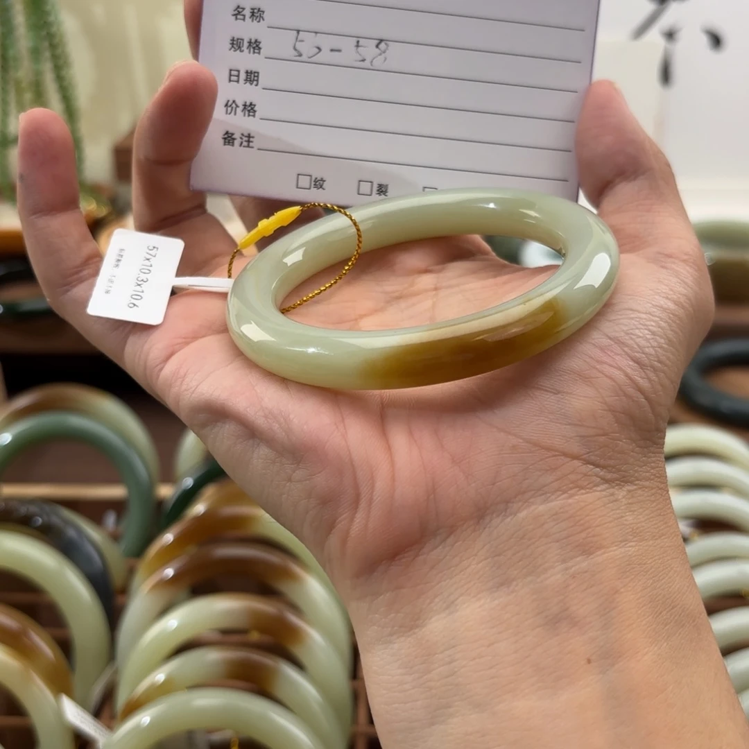 和田玉（糖玉）手镯未镶嵌