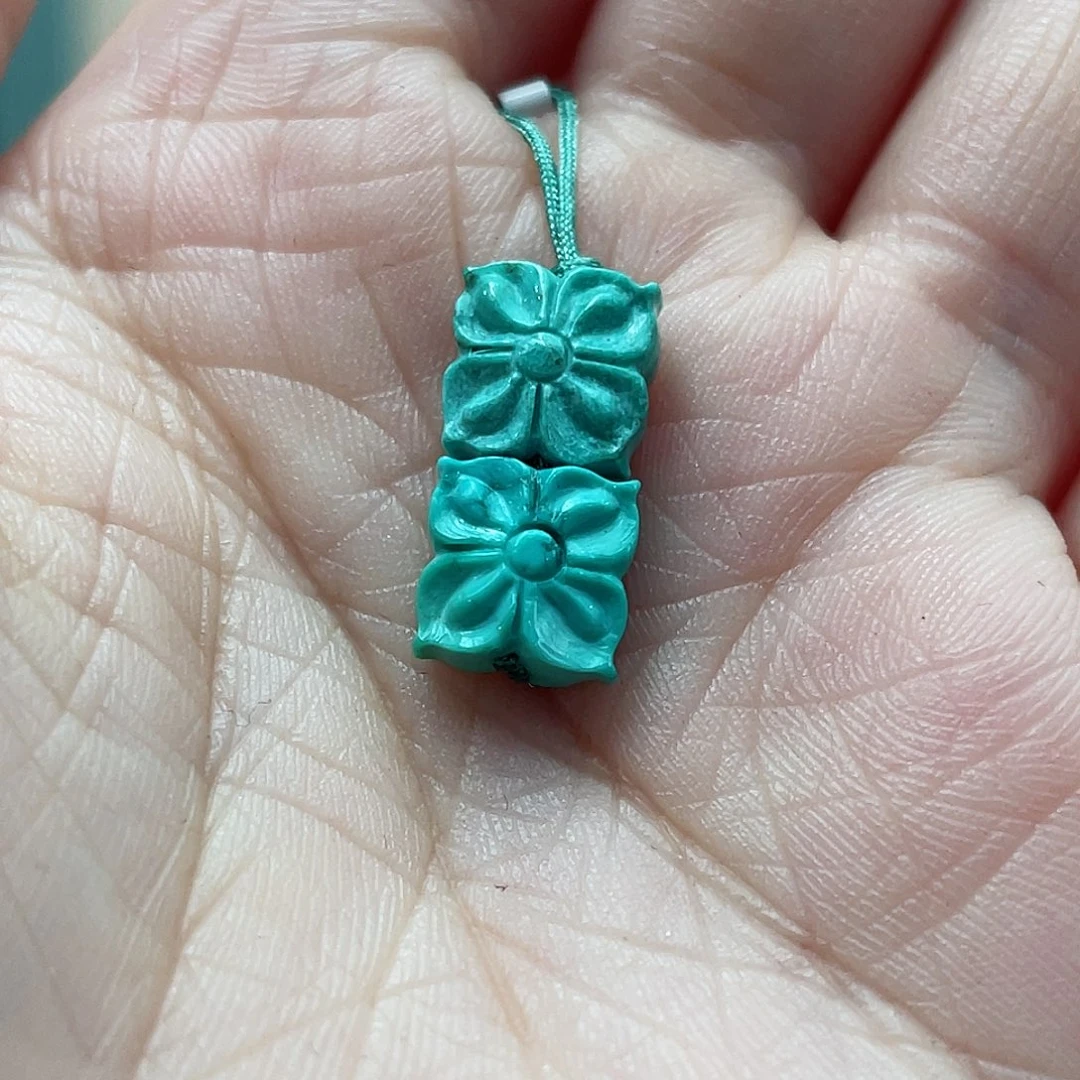 绿松石颈饰未镶嵌