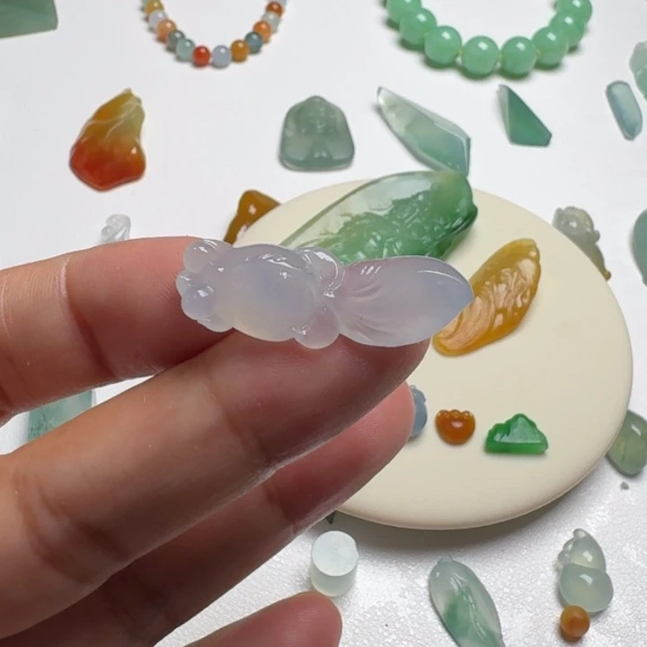 定制翡翠未镶嵌鱼