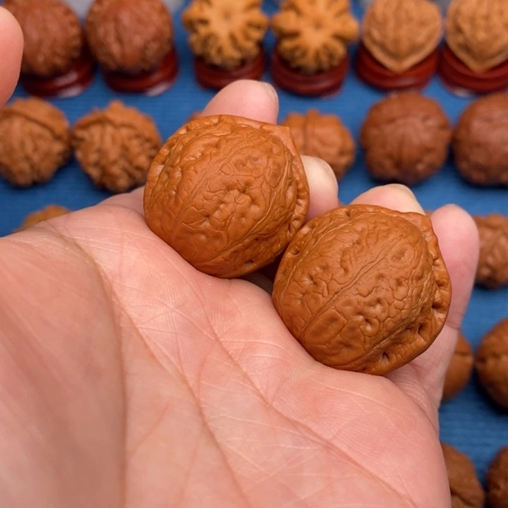 文玩核桃把件铁石