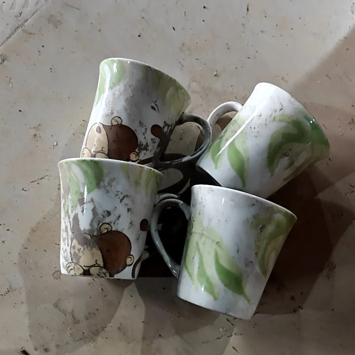 瓷片陶瓷盘子碗啥都有