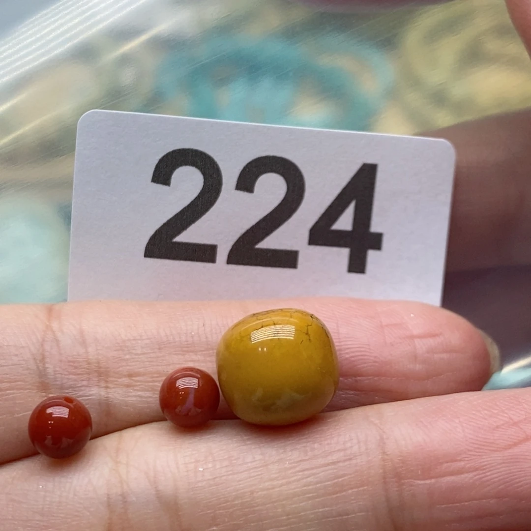 南红玛瑙未镶嵌珠宝奇石