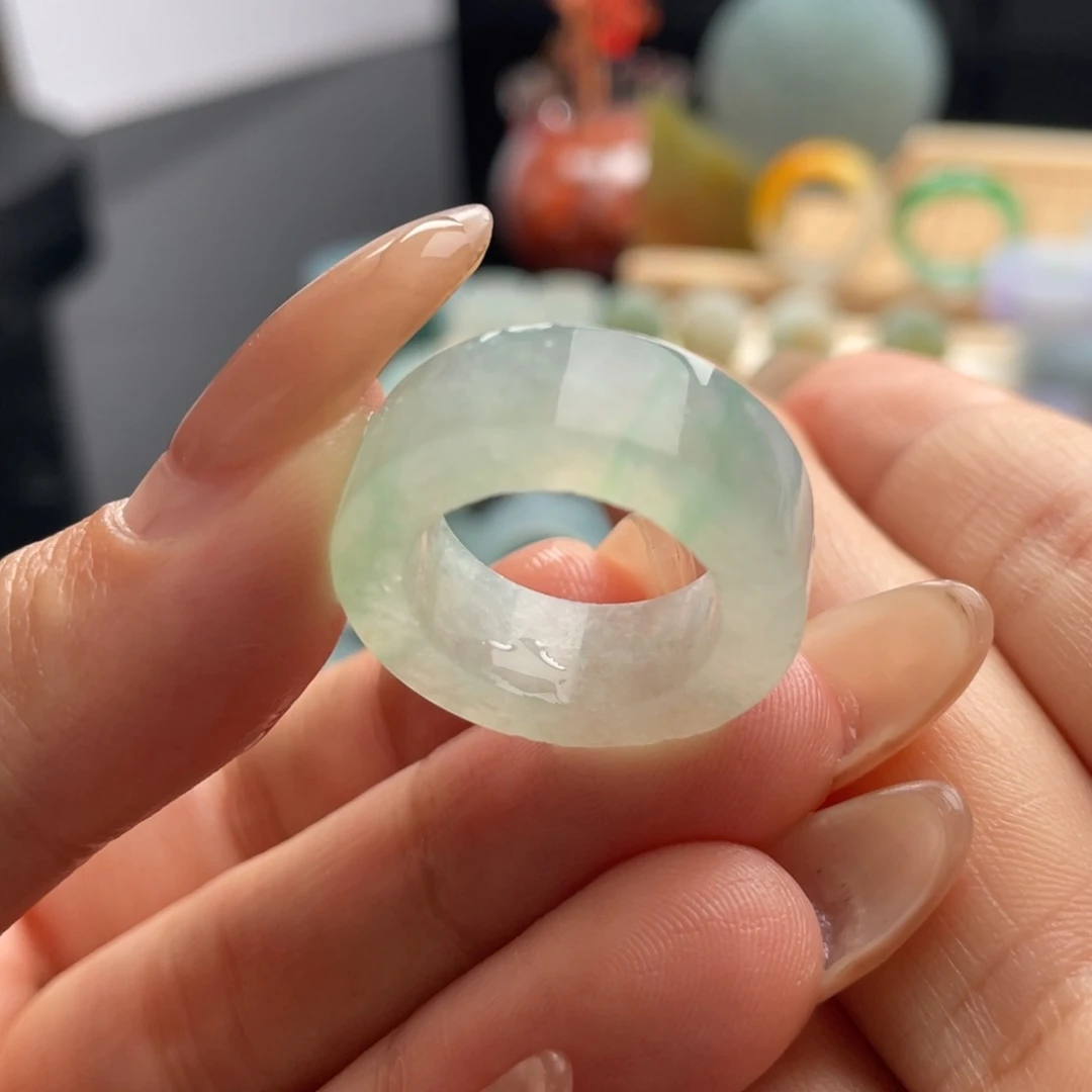 定制翡翠未镶嵌戒指