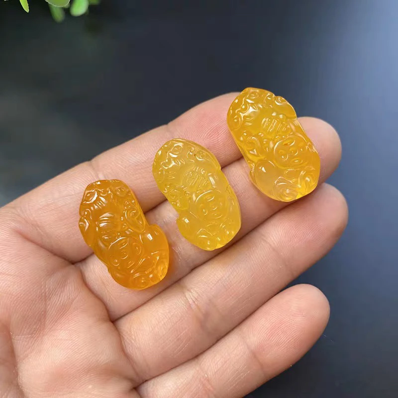 玛瑙小貔貅吊坠黄玉髓小挂件手链坠子包挂玉佩钥匙扣配件