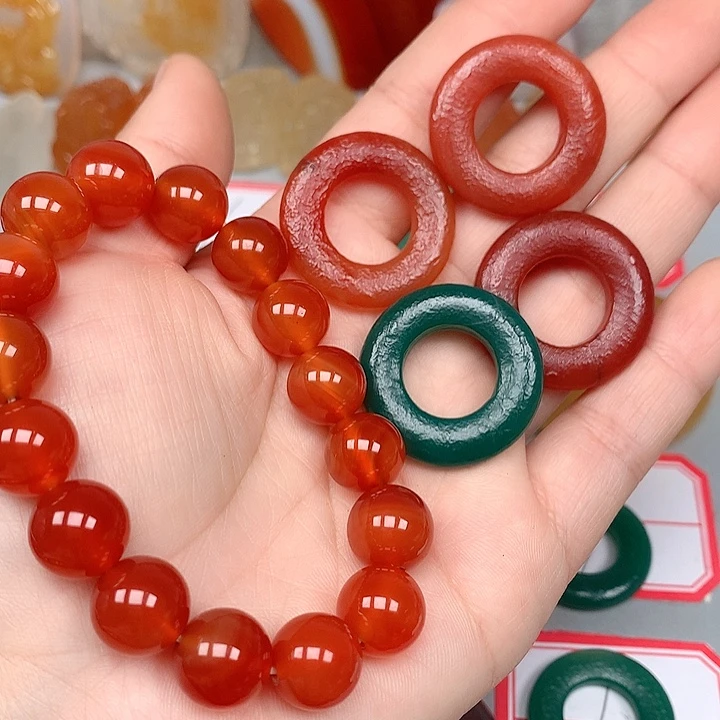 金***土玛瑙/玉髓未镶嵌颈饰