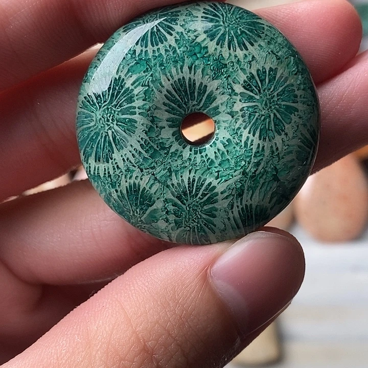 t***t硅化玉未镶嵌颈饰