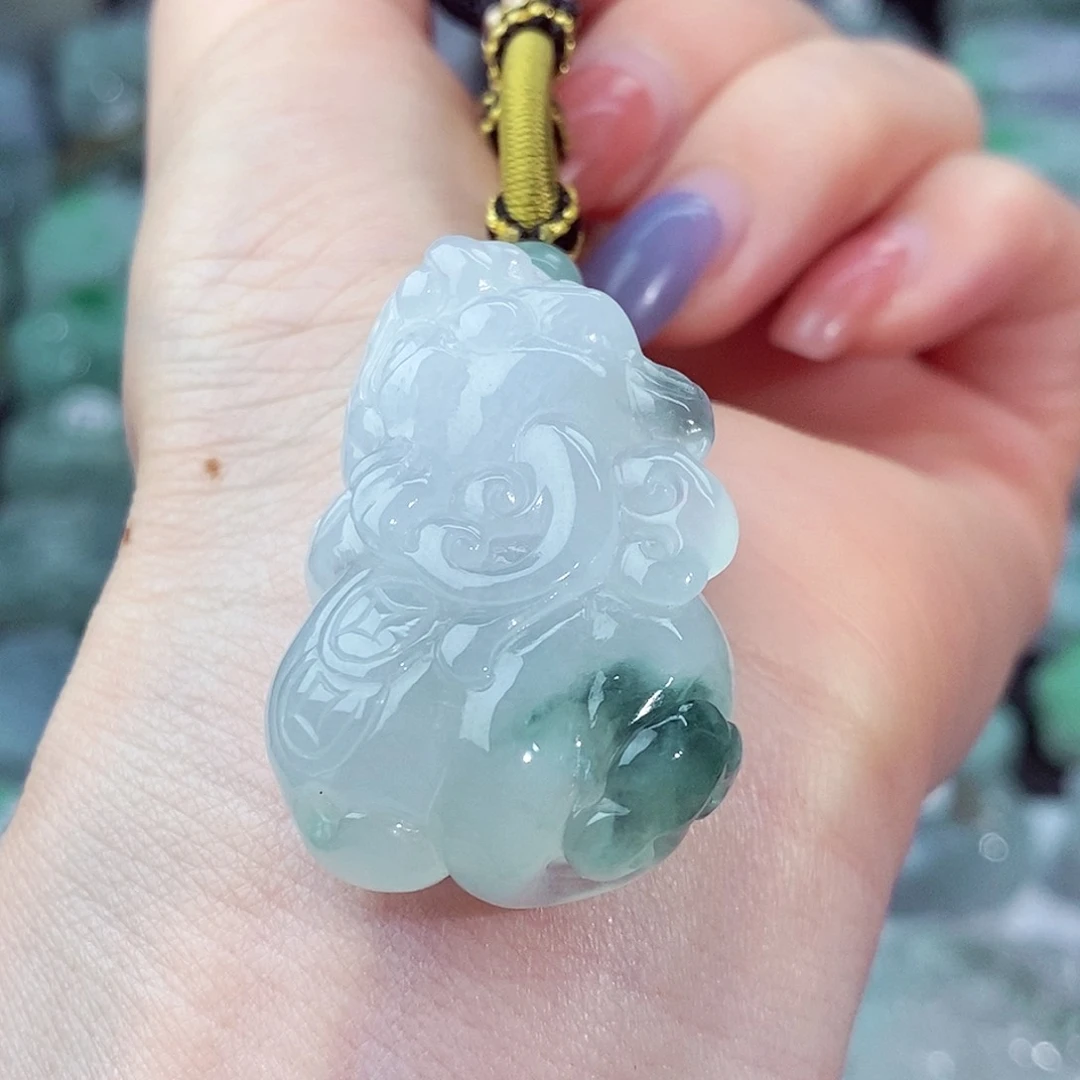 颈饰未镶嵌翡翠天然