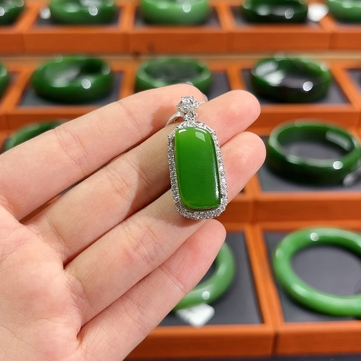 和田玉（碧玉）未镶嵌颈饰