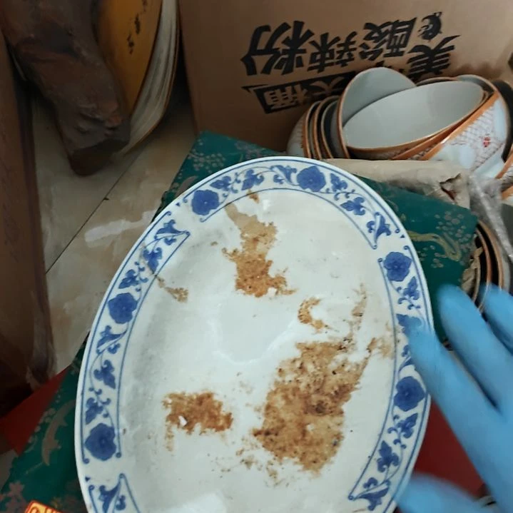 摆件盘子碗茶壶啥都有遐思不退