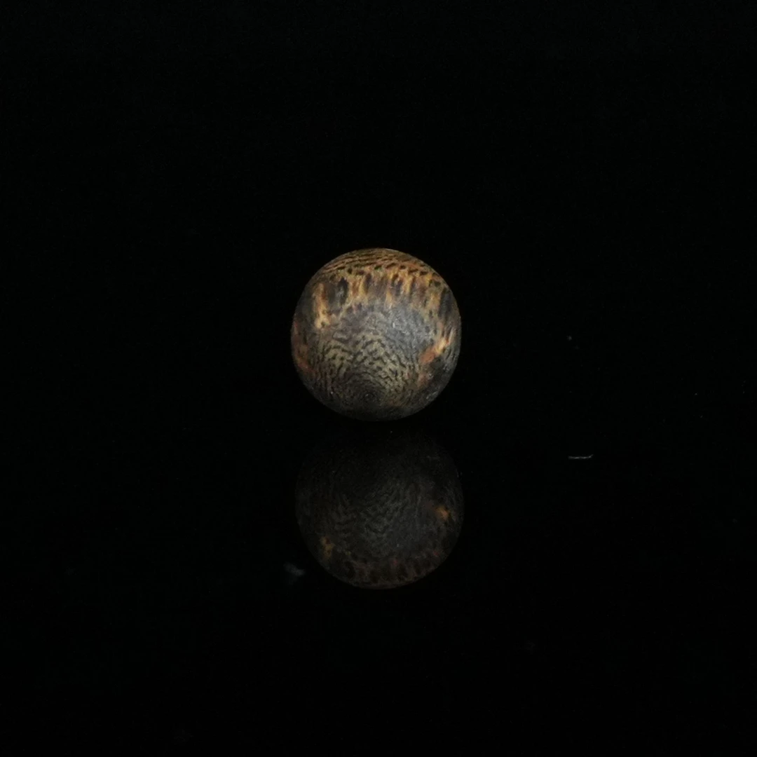 B3966 越南芽庄绿奇楠沉水单珠 1.03cm 0.55g