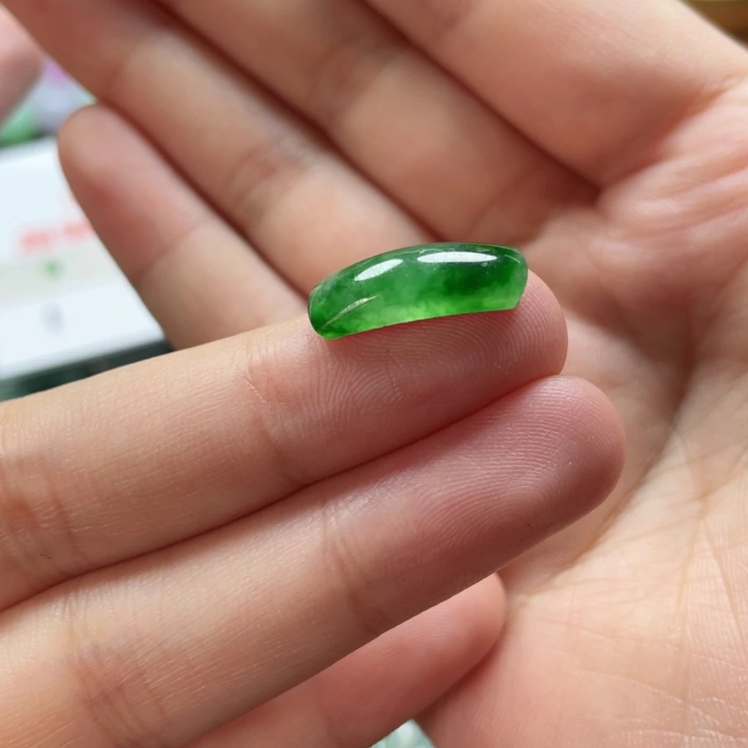 未镶嵌挂件翡翠  翡翠