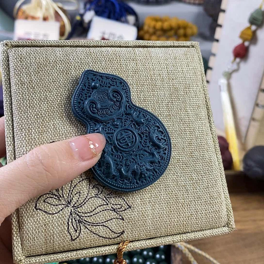 泥塑蓝色妖姬五福临门