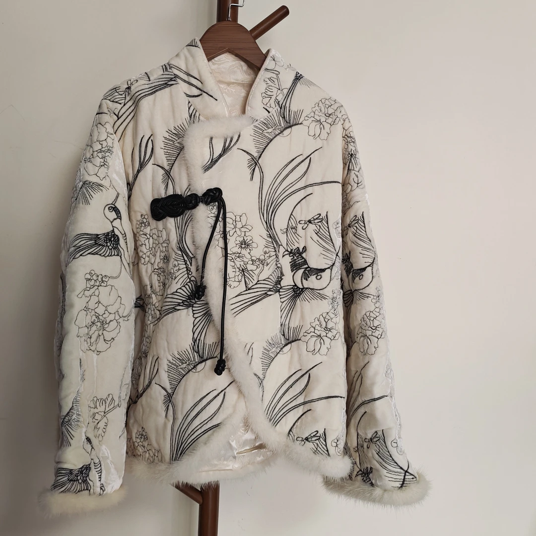 新中式国风重工刺绣盘扣加厚毛绒拼接女款冬季保暖棉服外套面料