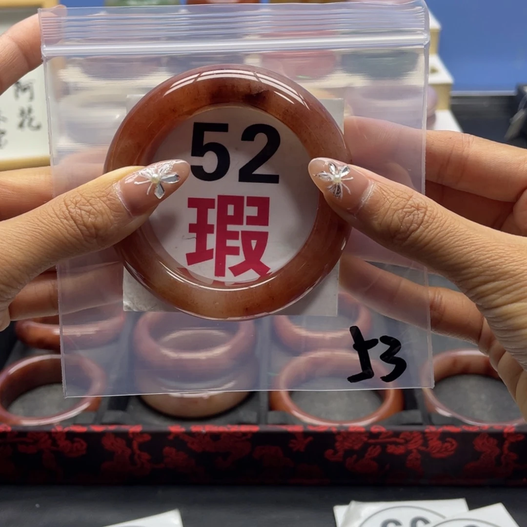 未镶嵌手镯石英岩玉