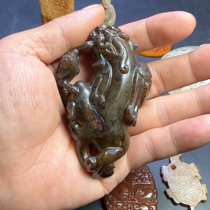 和田玉挂件未镶嵌西**人