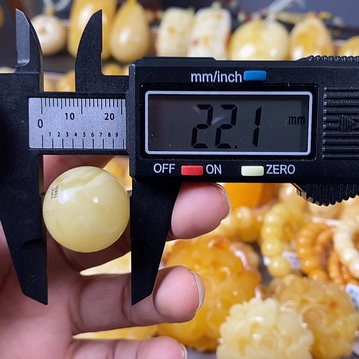 琥珀未镶嵌裸石圆珠