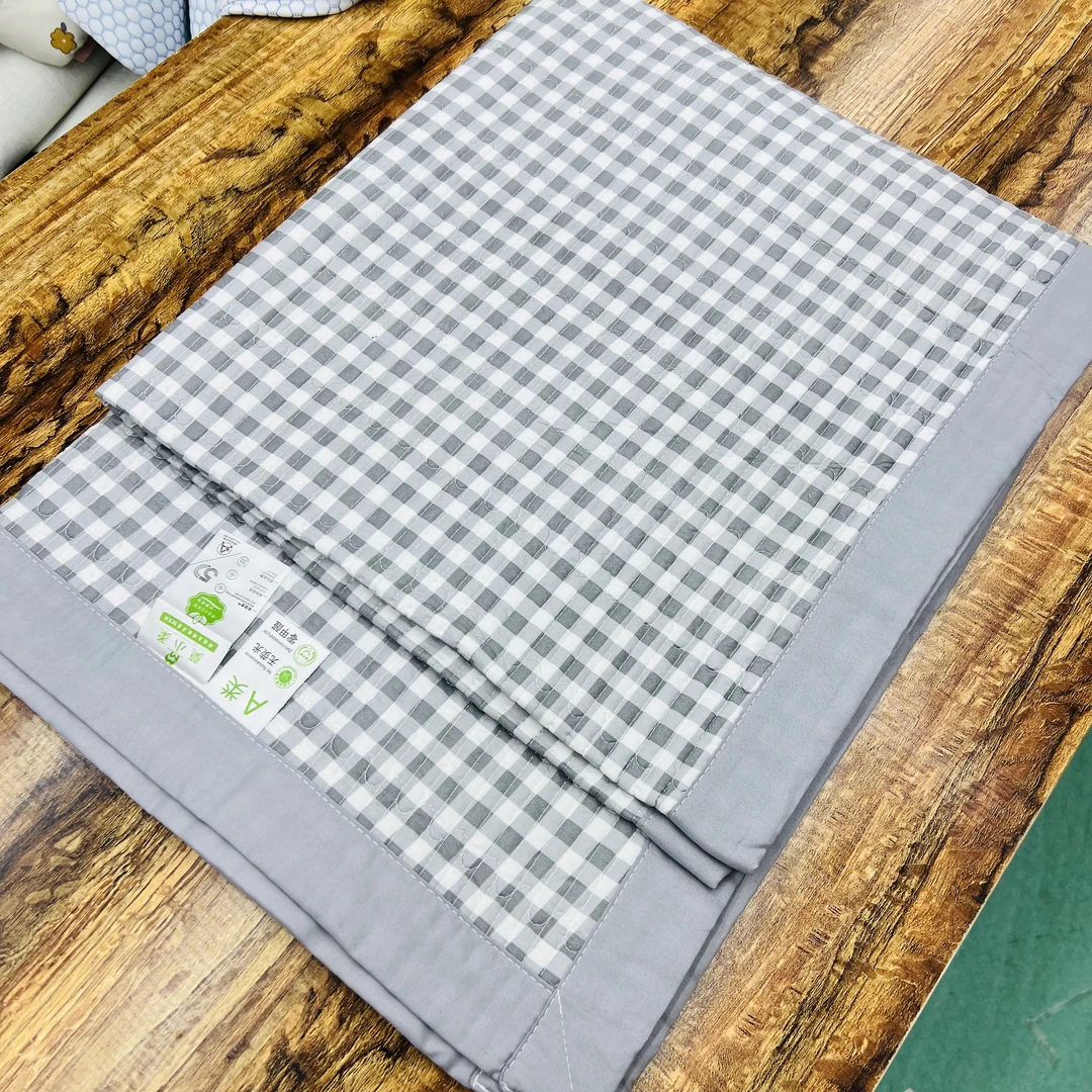 【包边床盖】<灰小格>120X220cm<±5cm>绗缝 多功能水洗透气柔软
