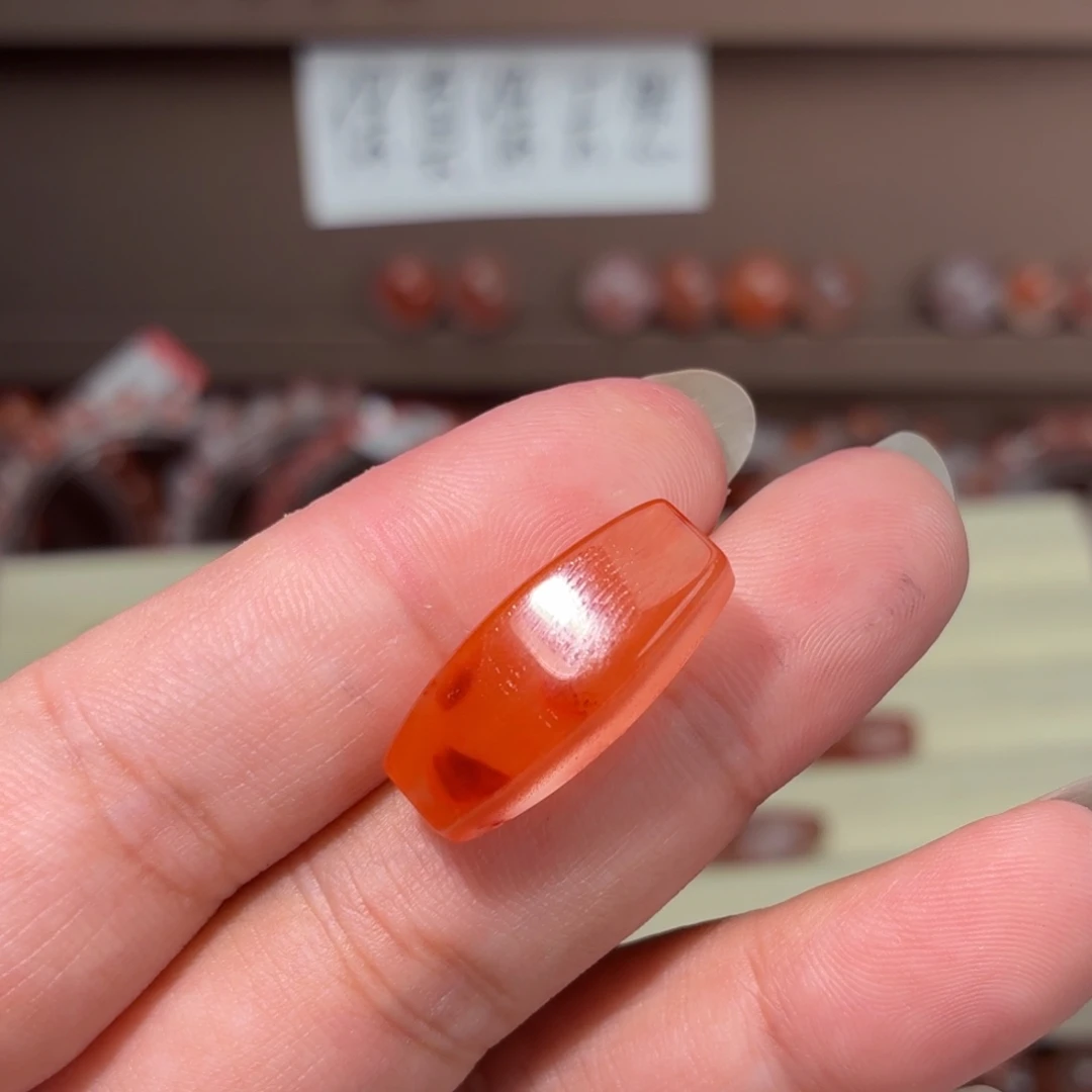 阳***嘻南红玛瑙未镶嵌川料勒子