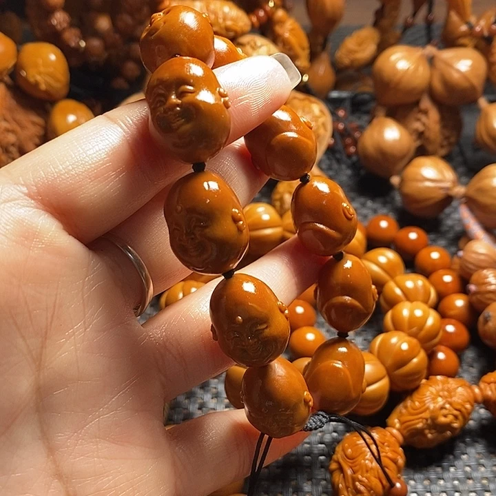 吊坠橄榄核十分开心