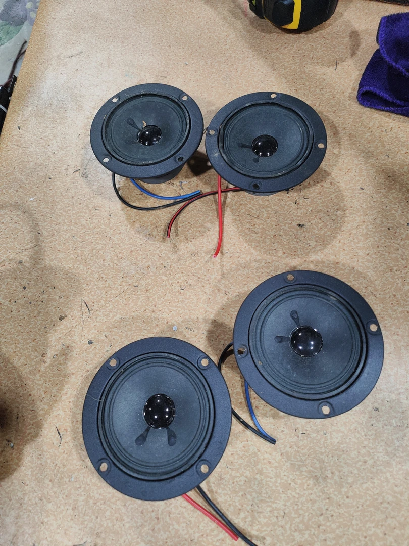 8新  二手2卡包喇叭，出声，不带线材，不退不换