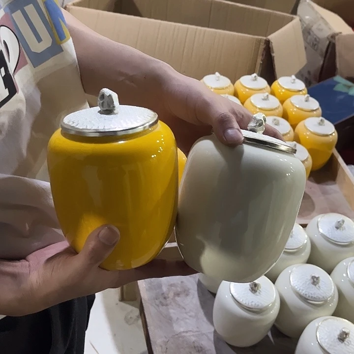 高档陶瓷茶叶罐储物罐密封罐！
