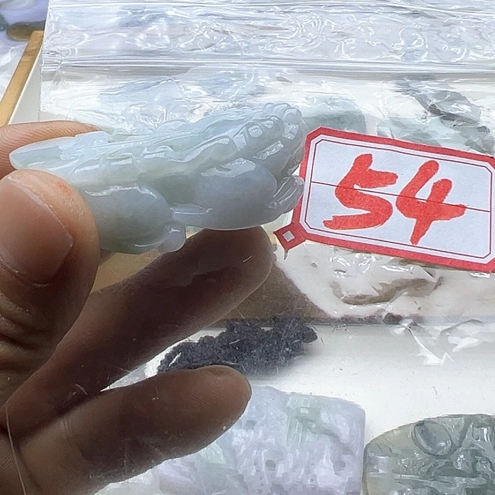 翡翠颈饰未镶嵌林*