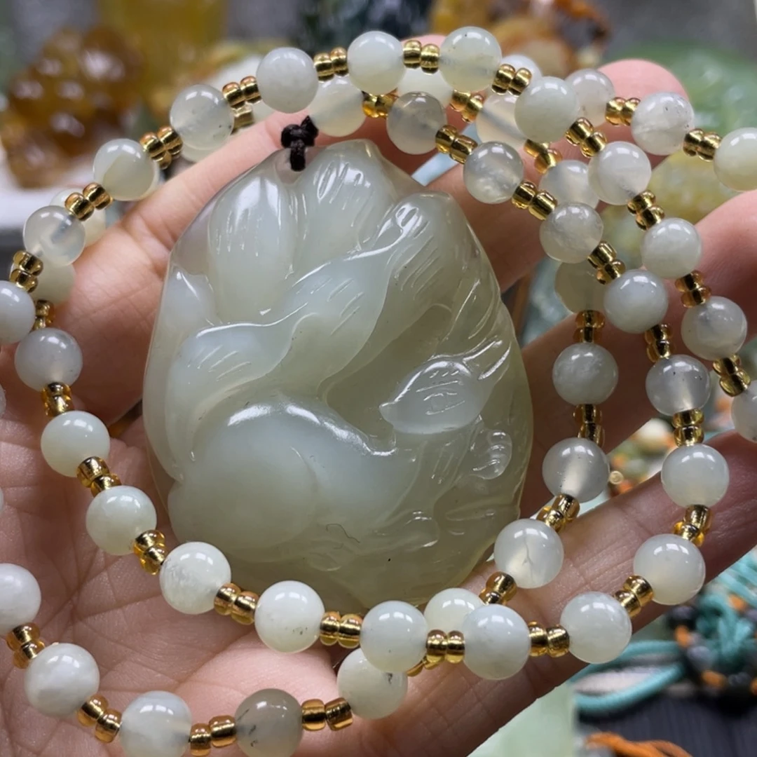 蛇纹石玉颈饰未镶嵌