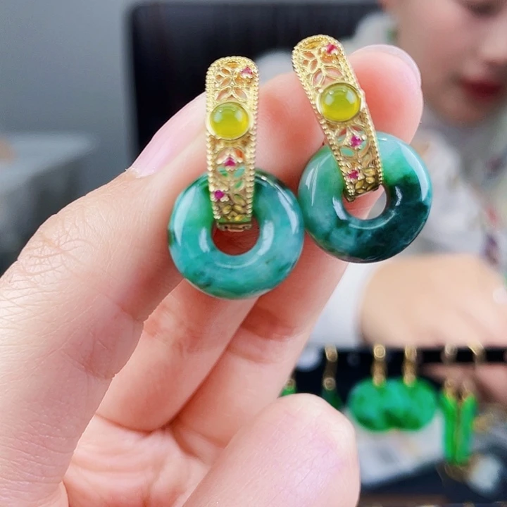 翡翠耳饰未镶嵌饰品