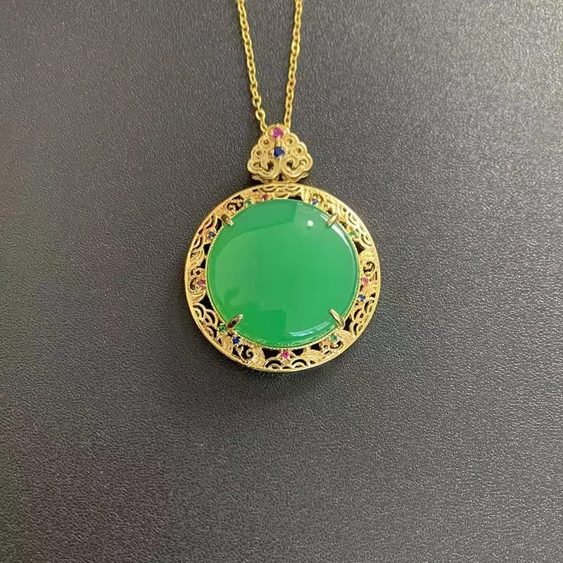 （七七甄选）时尚轻奢玉髓圆牌吊坠合金镶嵌赠合金链