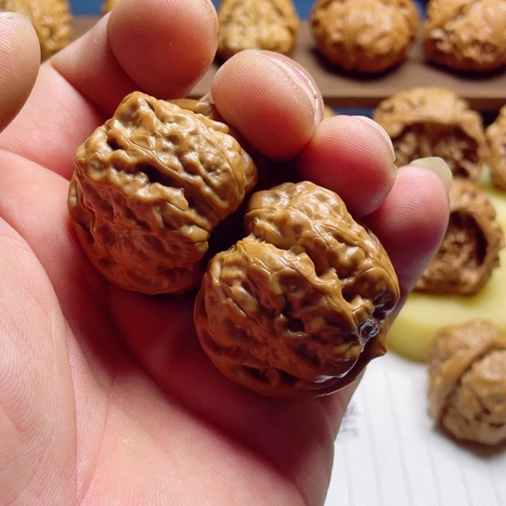 快***毛文玩核桃把件蛤蟆头