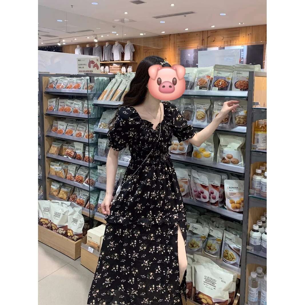 2025秋季新款法式赫本风小众气质收腰显瘦长裙黑色碎花连衣裙女连