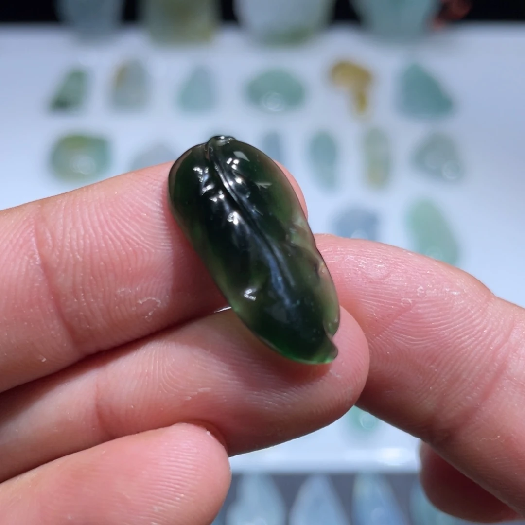 未镶嵌定制翡翠随形