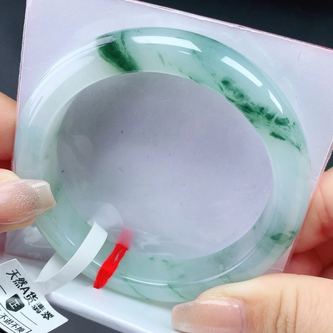 翡翠手镯未镶嵌58圈