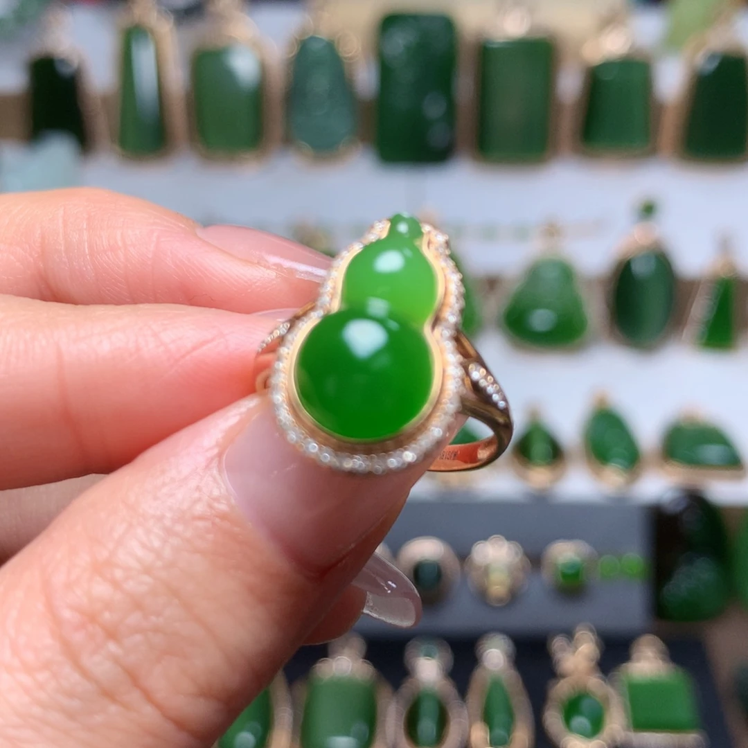 和田玉（碧玉）戒指18K金镶嵌