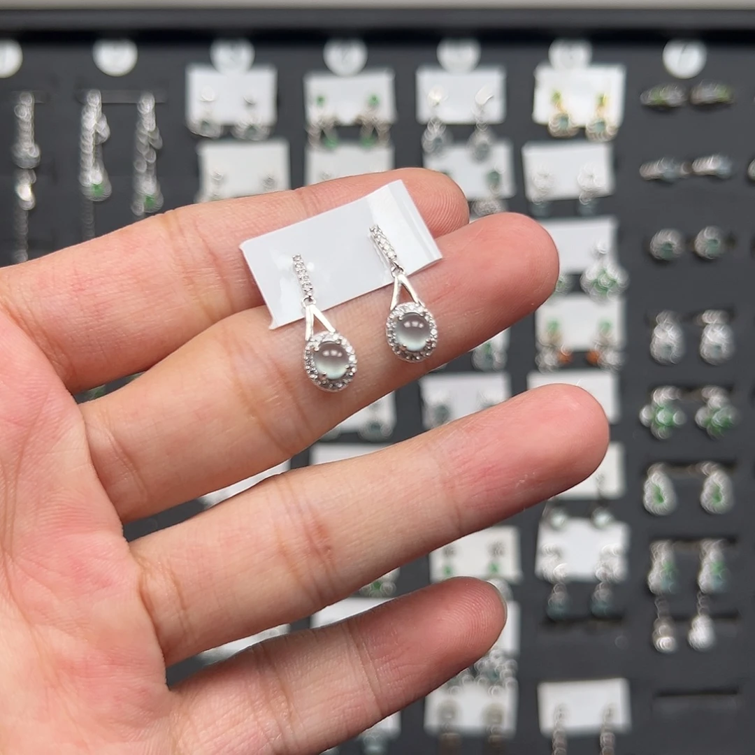 峰***嫂翡翠银S925镶嵌耳饰