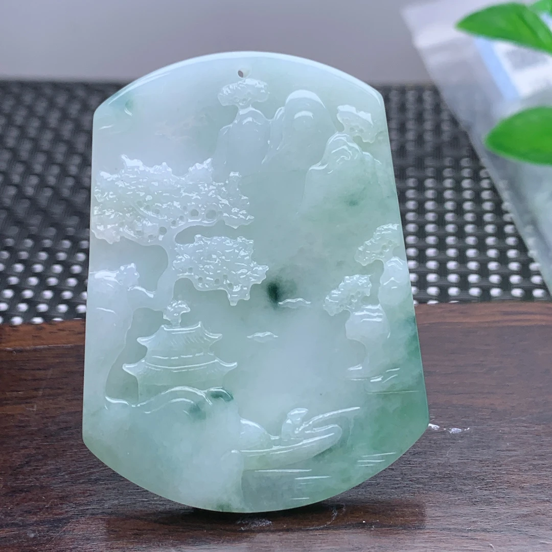 缅甸天然A货翡翠玉佩飘花精雕山水牌吊坠挂坠俏色精美飘绿