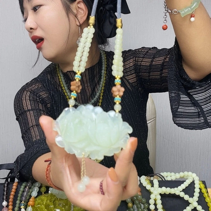 蛇纹石玉未镶嵌颈饰