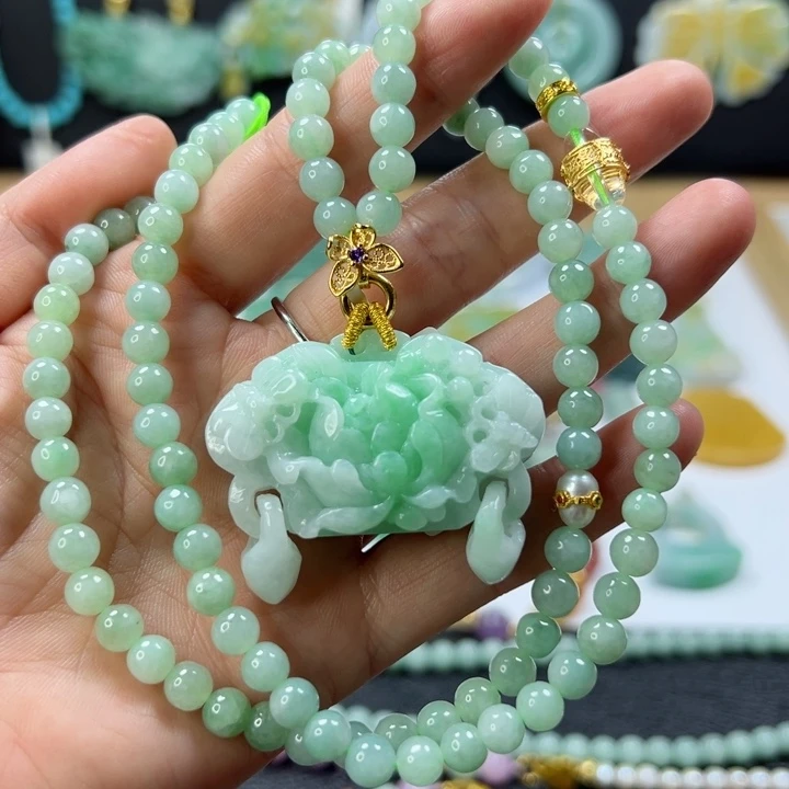 颈饰未镶嵌翡翠吊坠