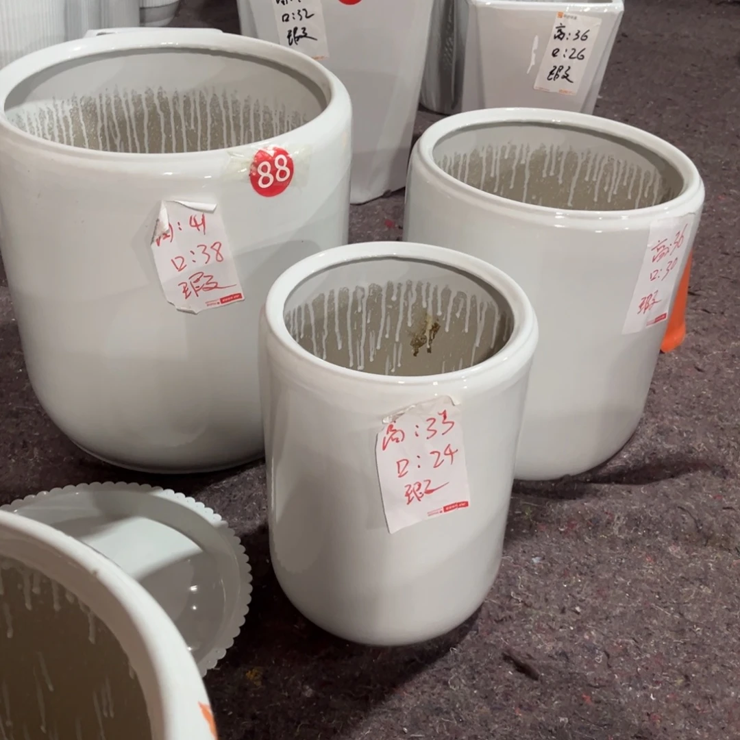 直筒白色一套三个花盆