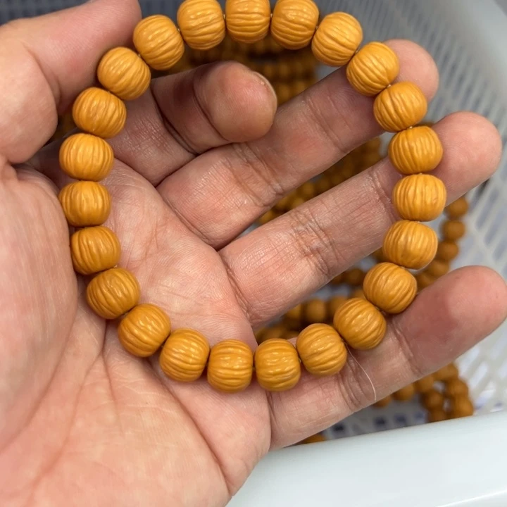 白玉菩提吊坠黄色117