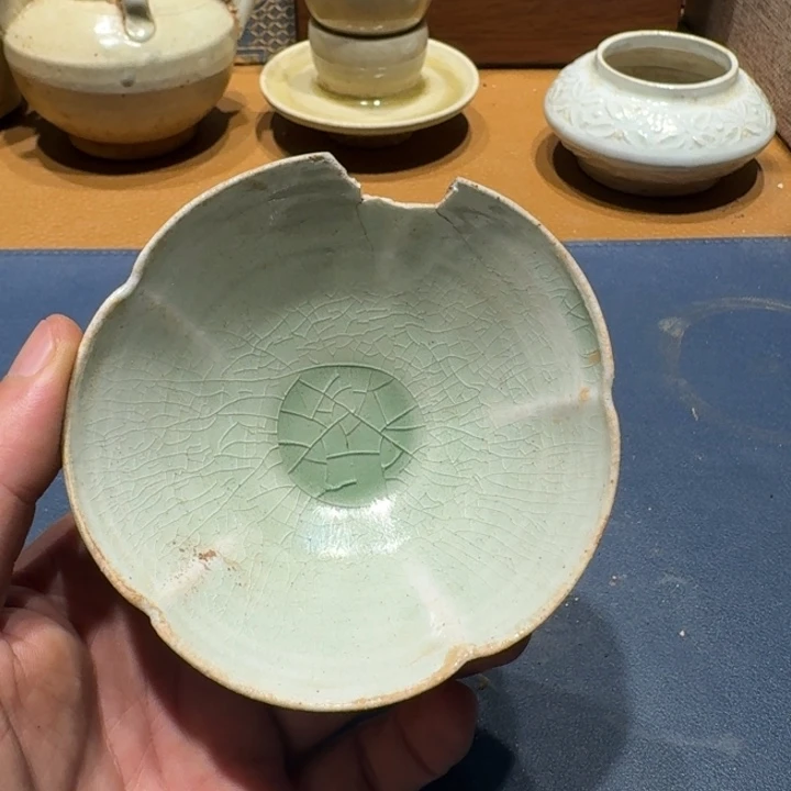 風***聲瓷片漂亮的小瓷瓶子